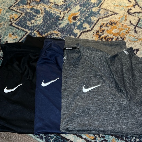 Set of  mens small short sleeved NIKE rashguard tees 
VGUC to be safe. - Picture 1 of 1